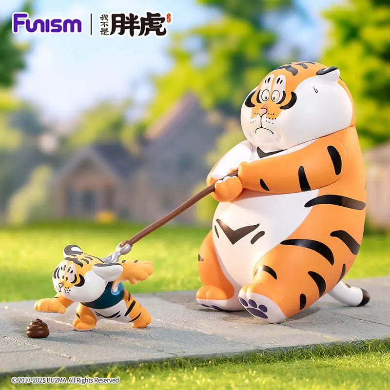 Fat Tiger and baby tiger tugging with rope collectible figure from BU2MA x Funism.