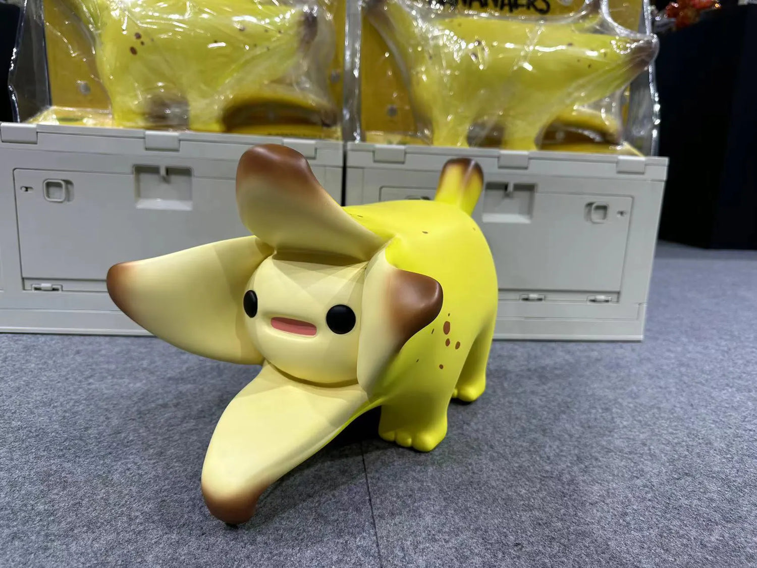 Bananaers Dog - Jumbo Version by OFFART X Kamanwillam