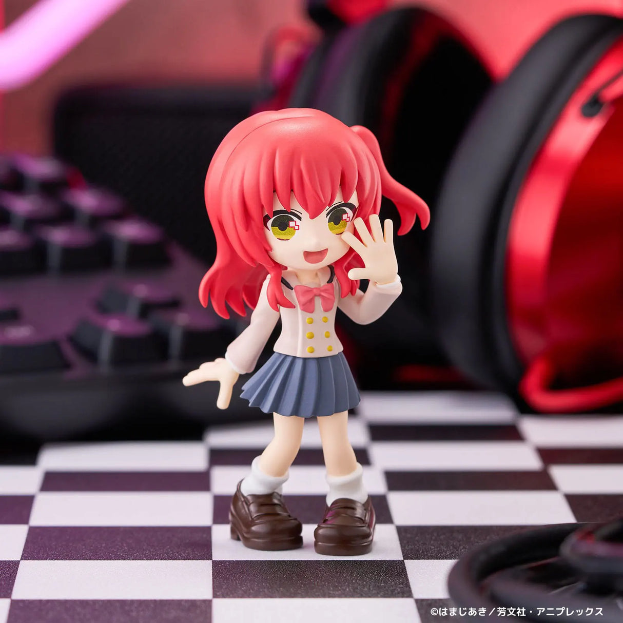 Bocchi the Rock! Ikuyo Kita figure waving with confident smile and red hair