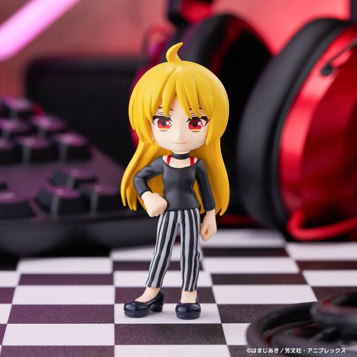 Bocchi the Rock! Seika Ijichi vinyl figure with long blonde hair and striped pants