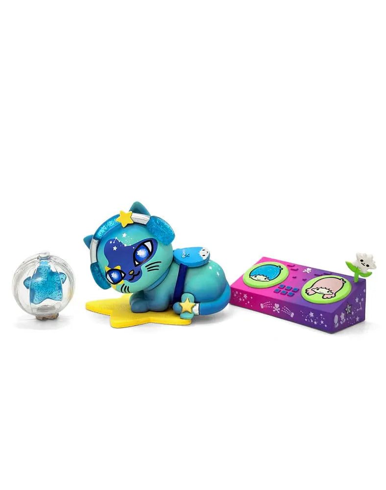 Pompompurin x Bright Star Kitty figure with donut tree and Sanrio companion.