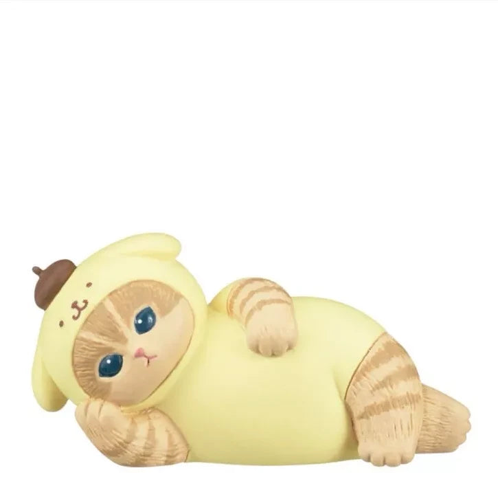 Relaxing Mofusand cat dressed in a Pompompurin-inspired costume from Series 3 Gacha