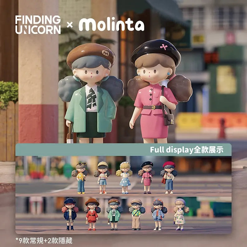 Promotional display of Molinta Retro Girls vinyl figures with the full lineup of characters shown below.