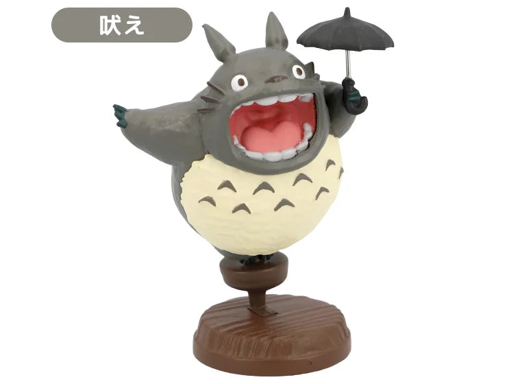 Totoro figure roaring with umbrella from Studio Ghibli blindbox