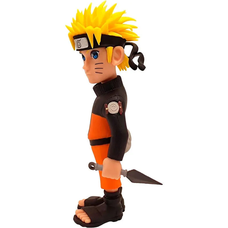 Side profile of Naruto Minix figure holding kunai