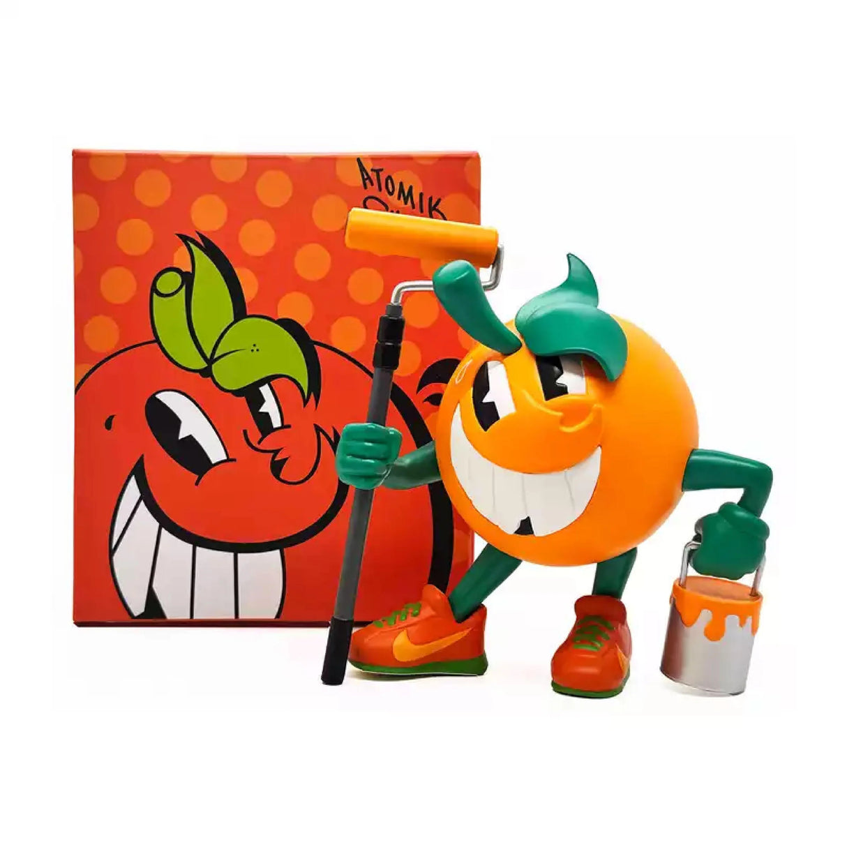 Close-up of Atomik Orange vinyl figure’s expressive face and roller detail