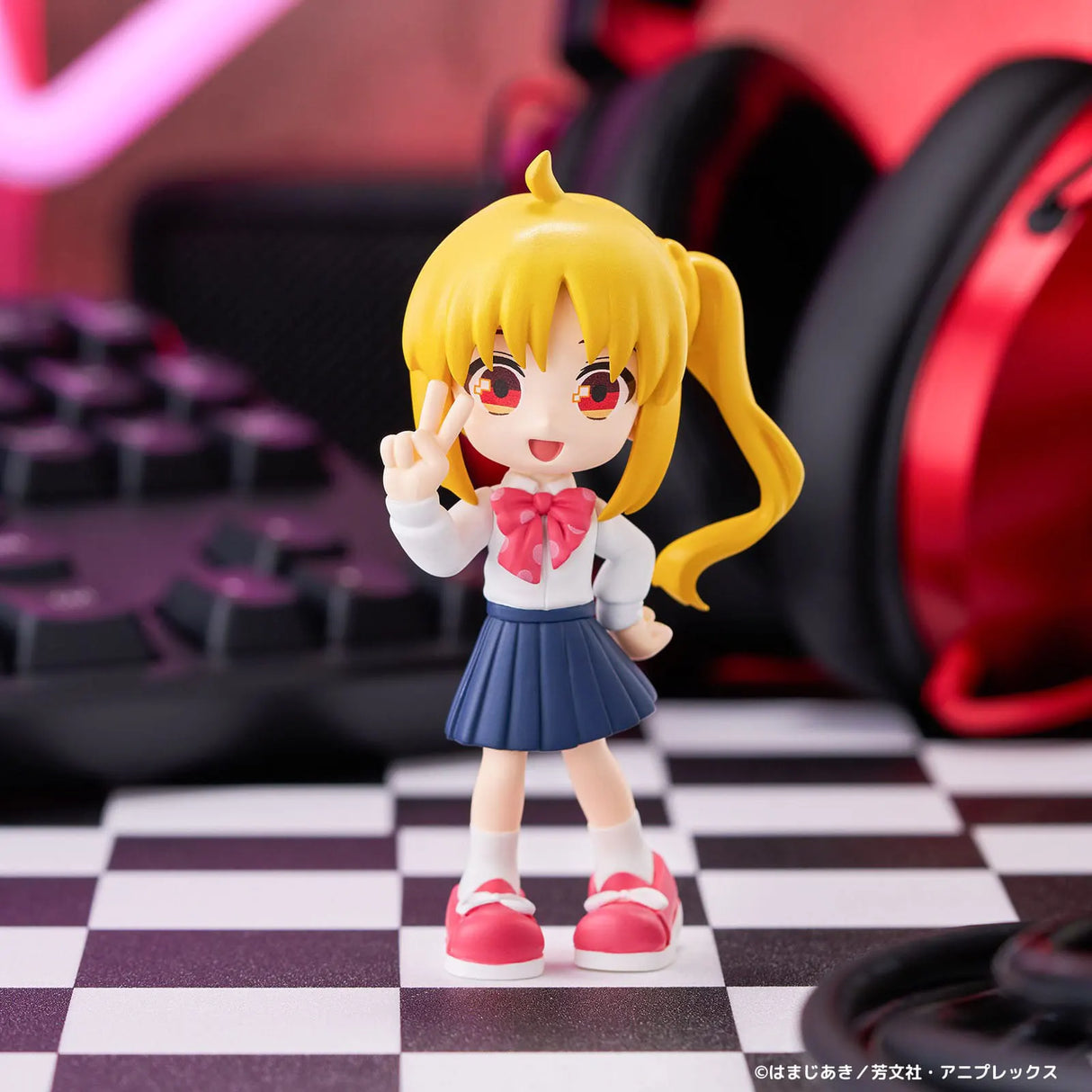 Bocchi the Rock! Nijika Ijichi figure posing with peace sign and big smile