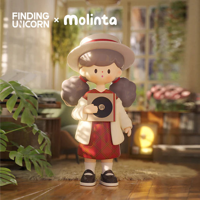 Molinta Minor Holiday Figure