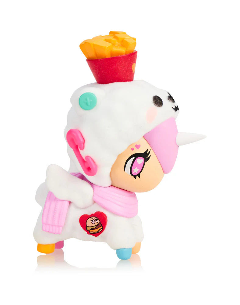 Harajuku Princess Unicorno vinyl figure with pastel colors and playful accessories