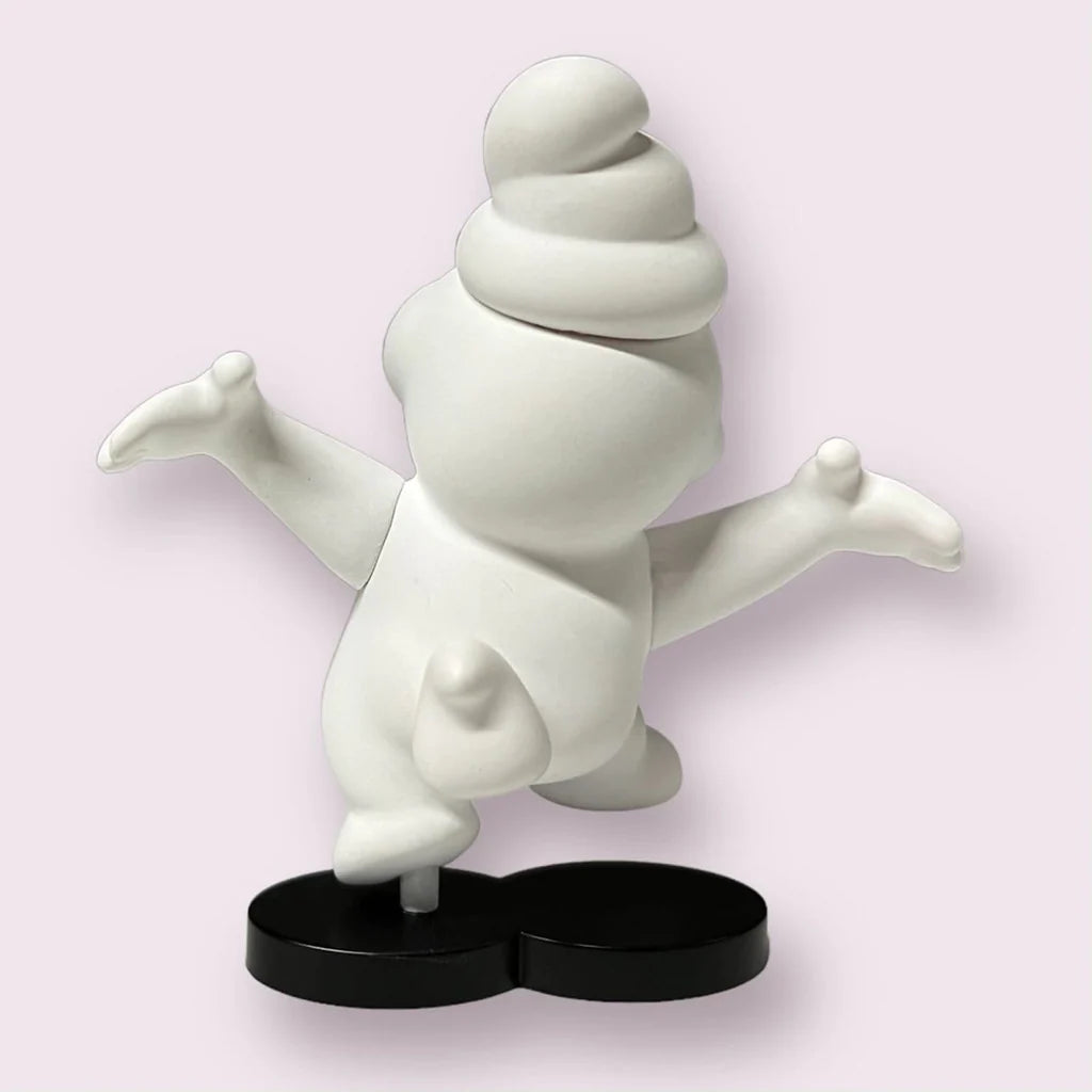 Ripple figure from behind showcasing swirled ghost design
